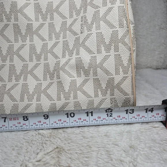 Michael Kors White and Tan Signature Satchel Purse Perfect For Everyday Styling - Picture 5 of 12